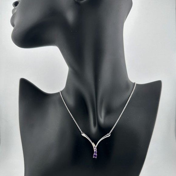 Beautiful African Amethysts graduating in size and color from pink to purples - - Picture 3 of 10